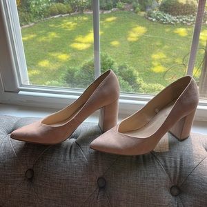 Liz Claiborne Pink Suede Like Pumps